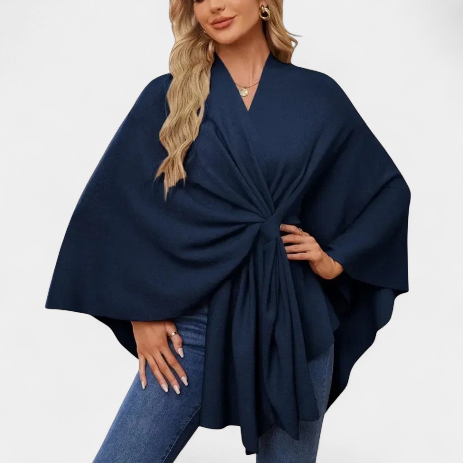 Daniela – Elegantní pončo s jemným spadením a mašlí