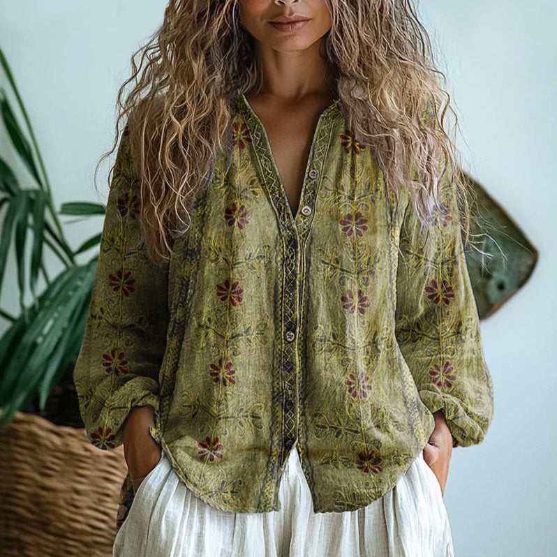 Klára – Elegantní halenka s vintage potiskem a jemnými detaily